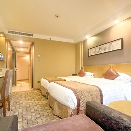 Beijing New Century Hotel Bagian luar foto