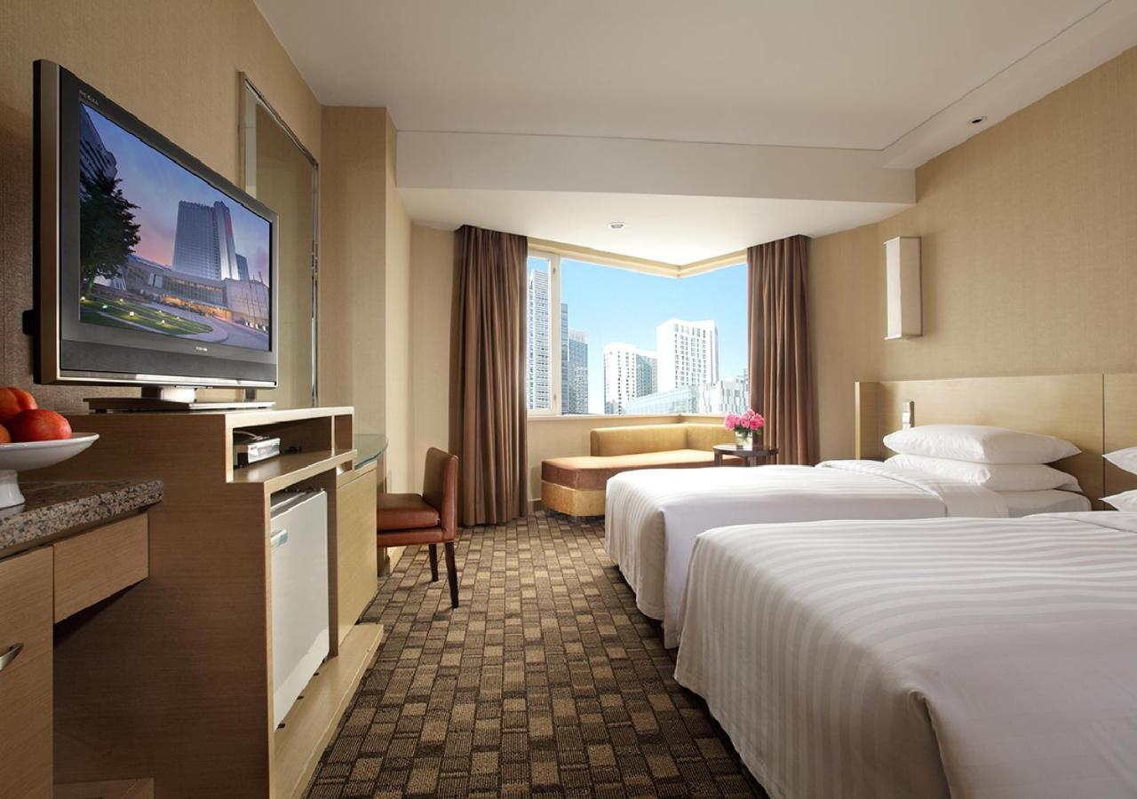 Beijing New Century Hotel Bagian luar foto