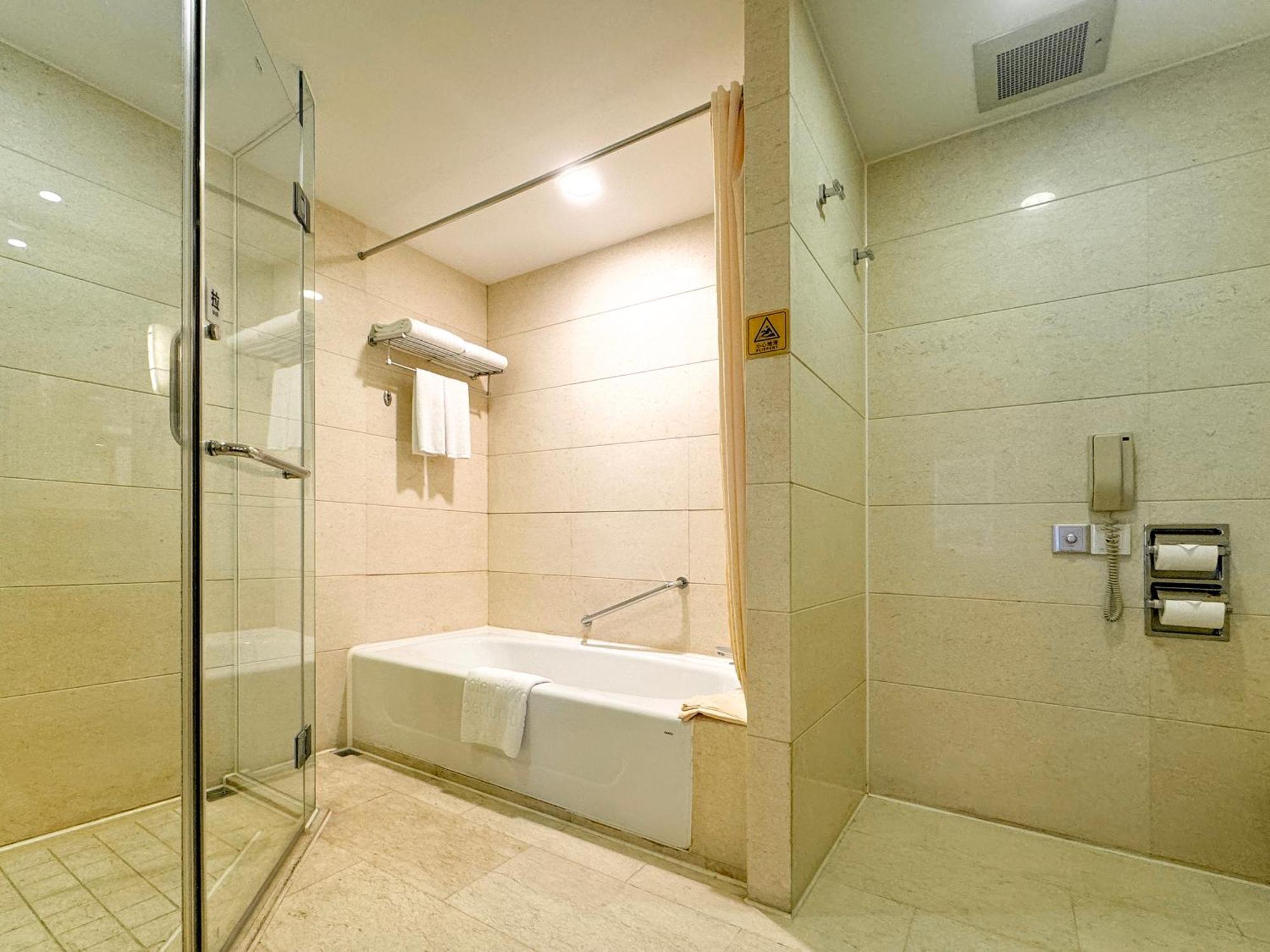 Beijing New Century Hotel Bagian luar foto