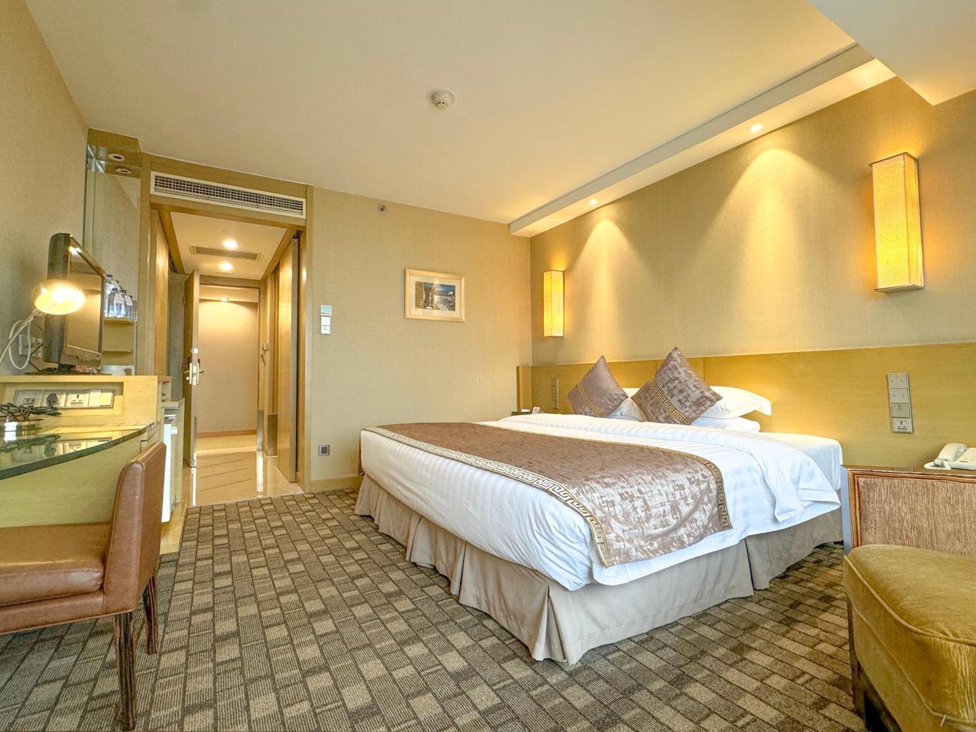Beijing New Century Hotel Bagian luar foto
