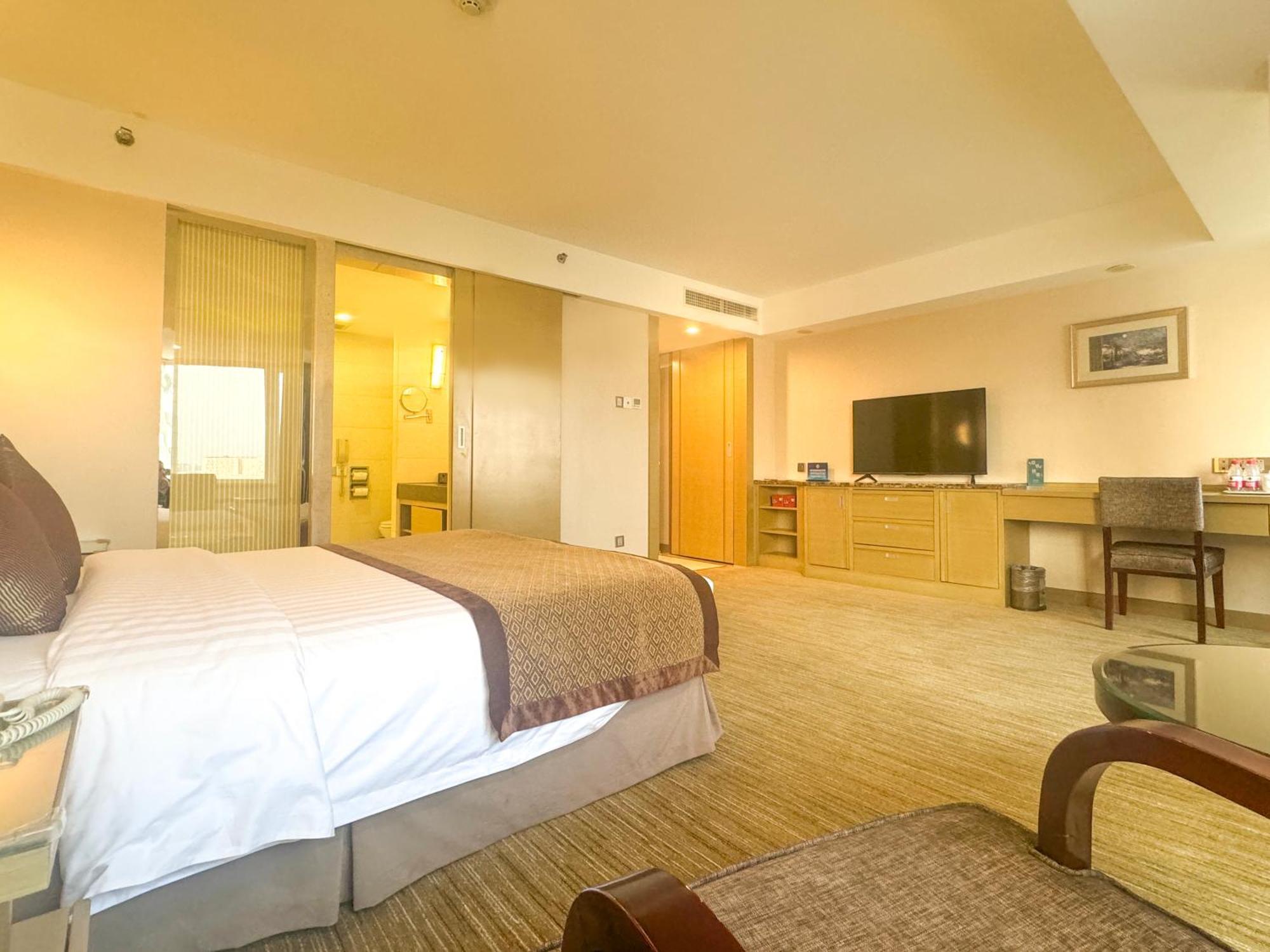 Beijing New Century Hotel Bagian luar foto