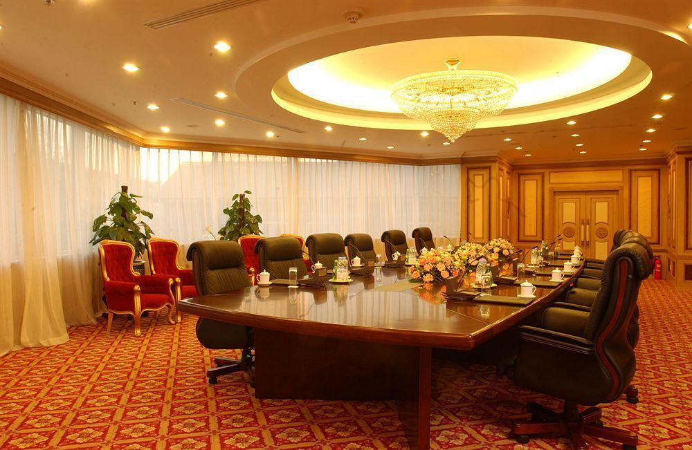 Beijing New Century Hotel Bagian luar foto